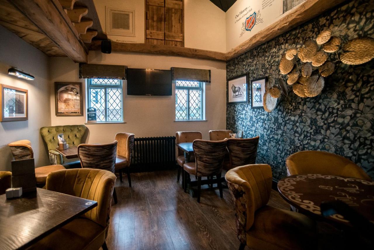 Hotel Cat & Lion Country Pub And *